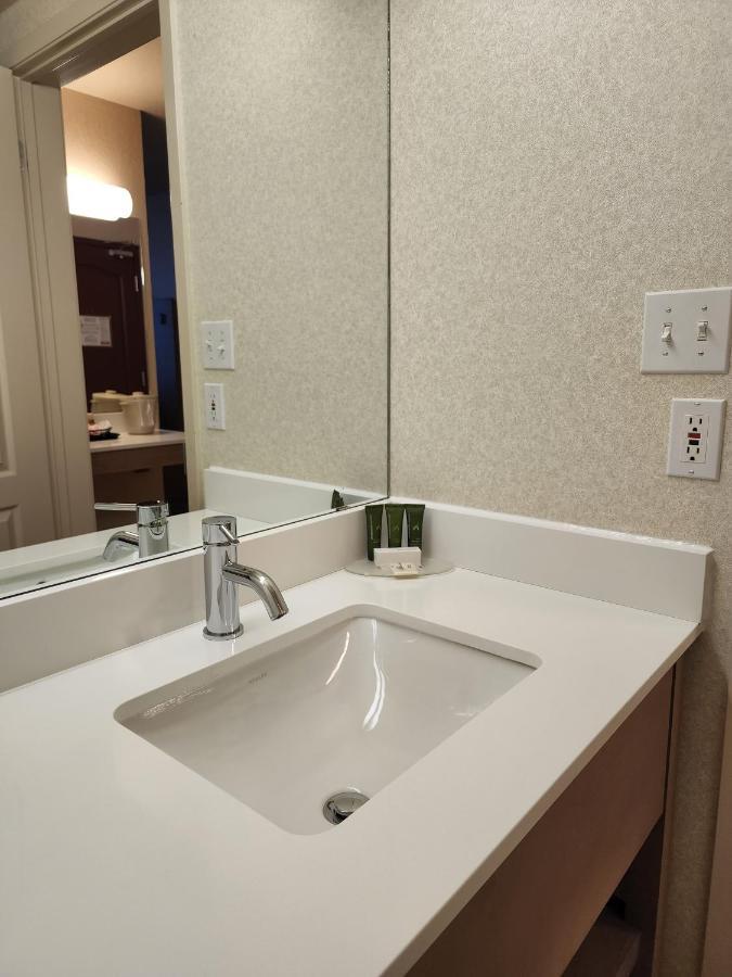 Gold Circle 3* Lloydminster