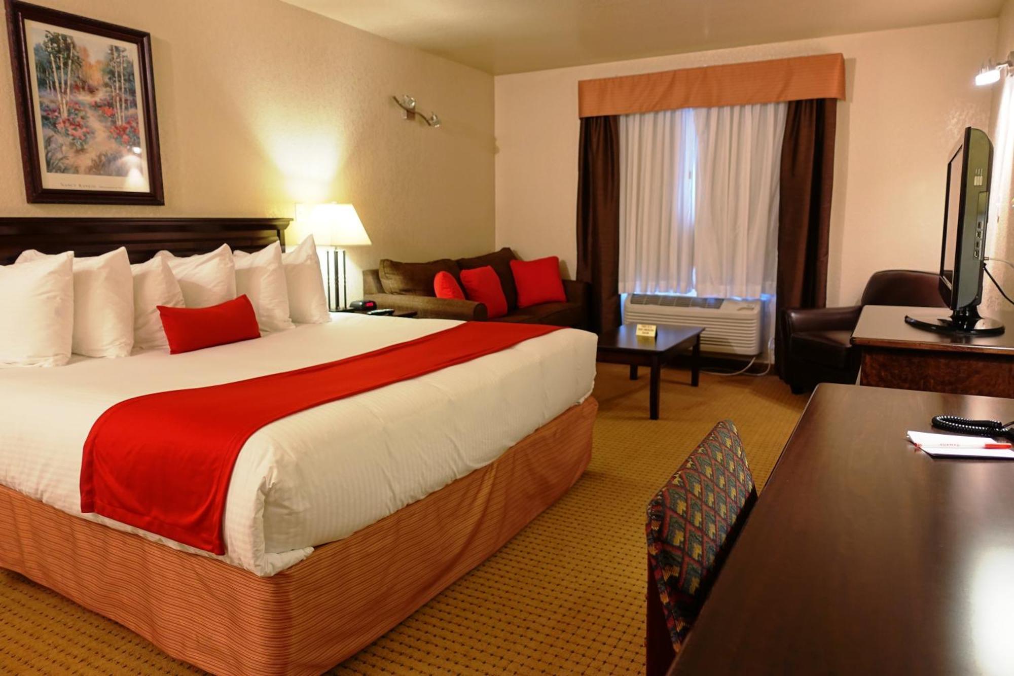 Gold Circle 3* Lloydminster