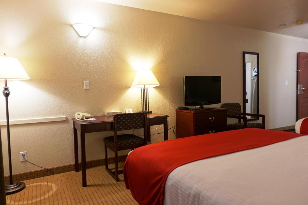 Gold Circle 3* Lloydminster